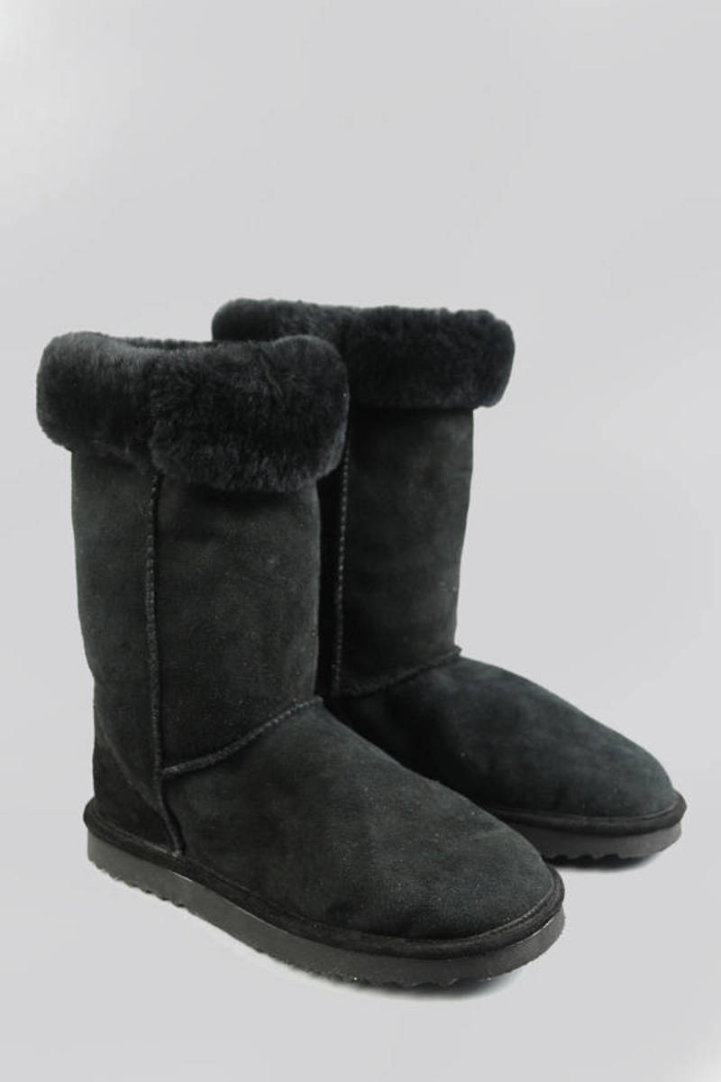 black fuzzy boots