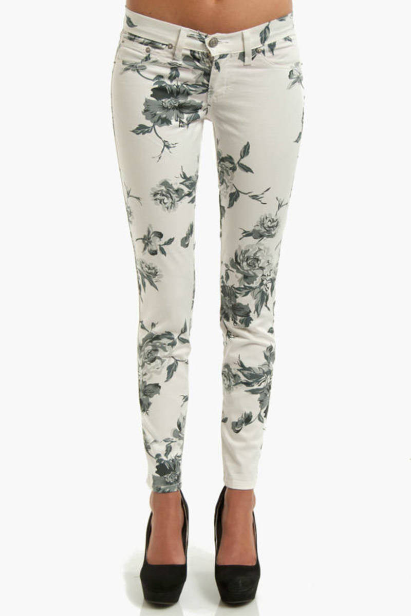 Jardin Floral Jeans in Black and White - $29 | Tobi US
