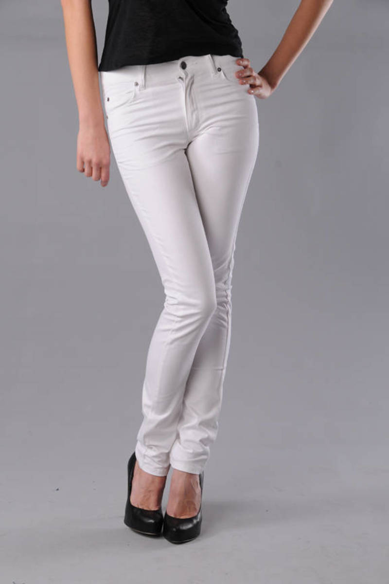 tight white skinny jeans