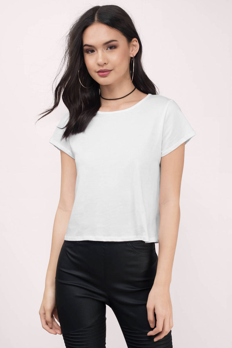 womans white tee