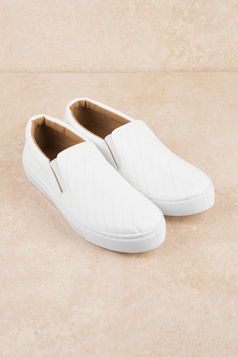 Chic White Sneakers - Lightweight Shoes 
