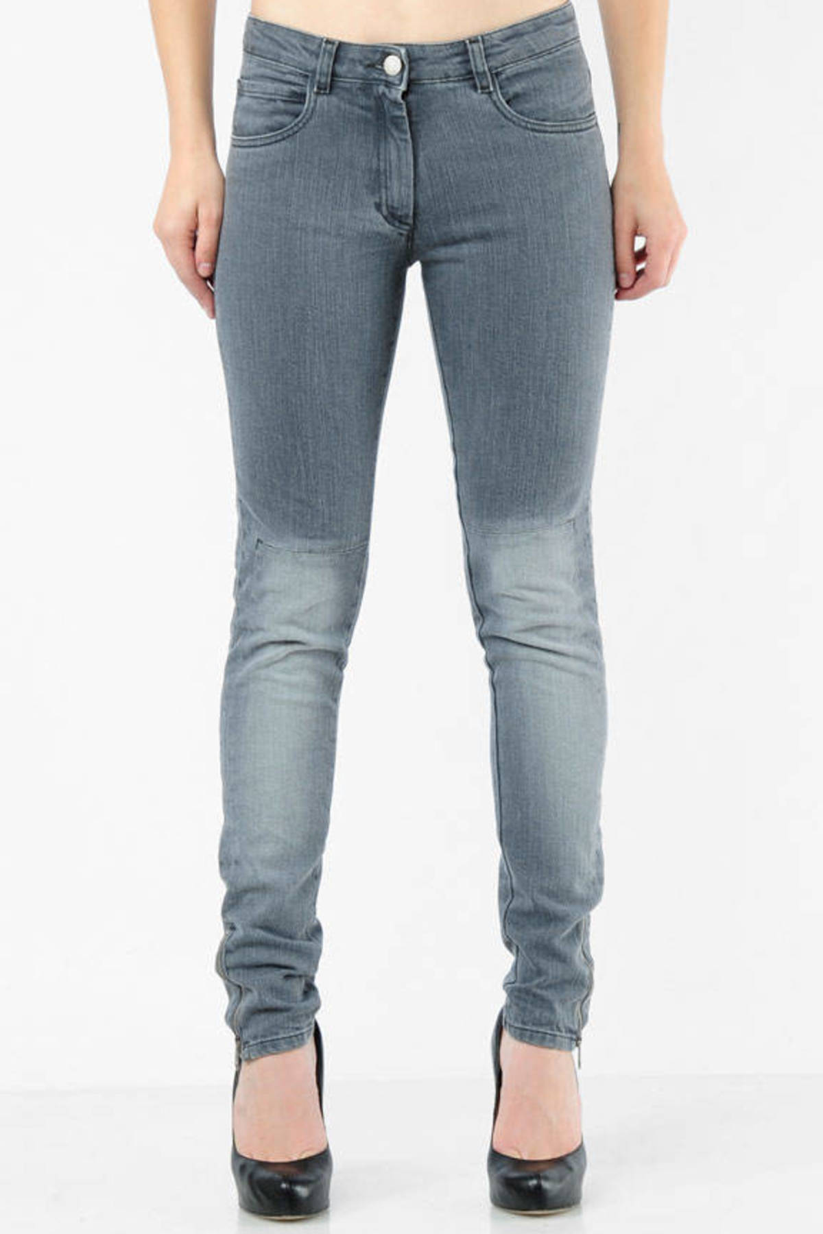 skinny jeans with zippers at ankle