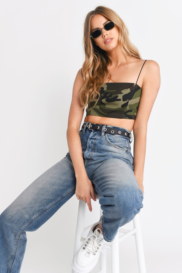 cute crop top and jeans