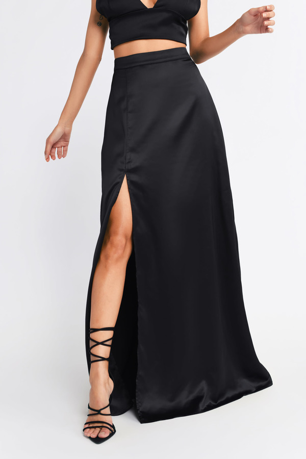 black long maxi skirt