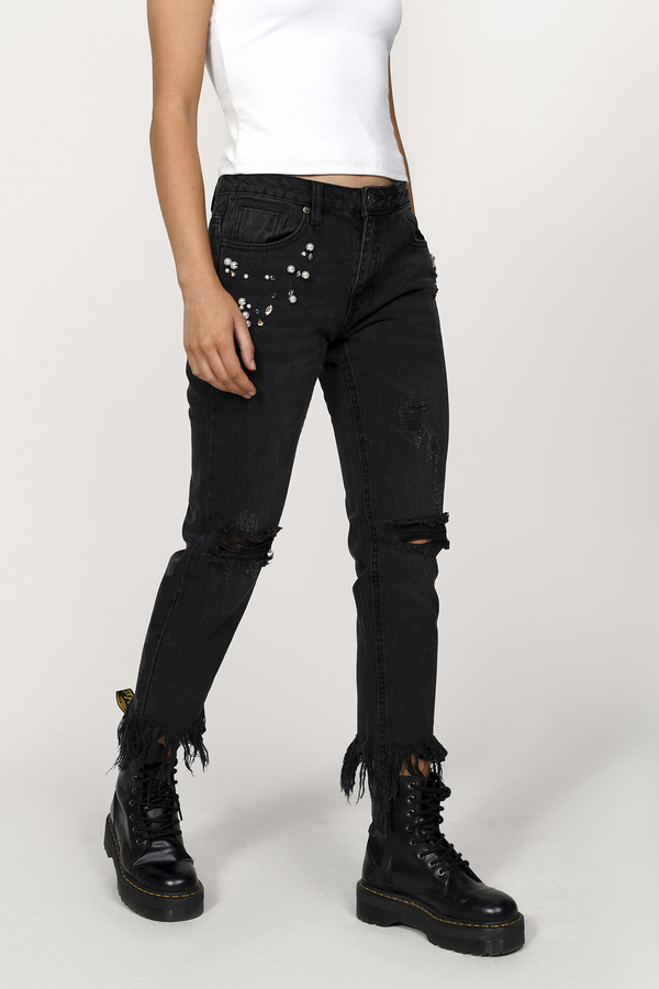 black frayed jeans