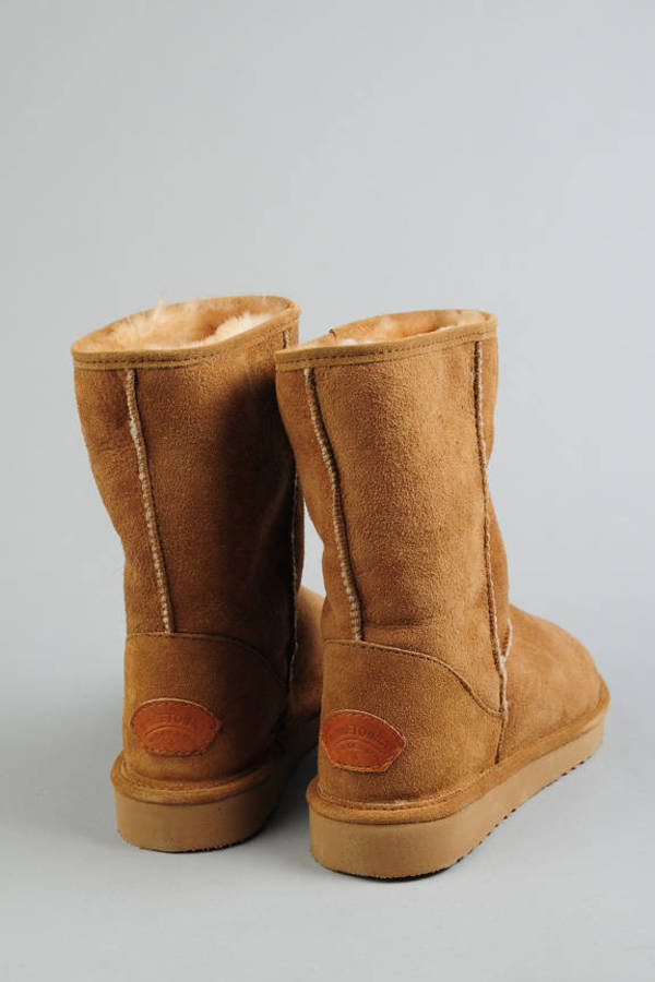 minnetonka shearling boots