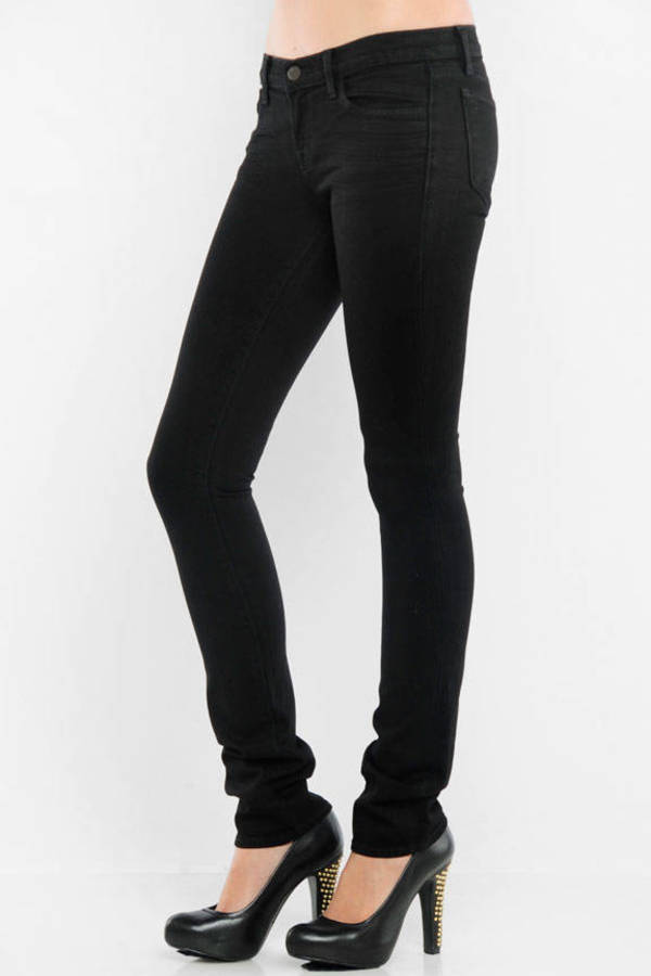 black skinny leg jeans