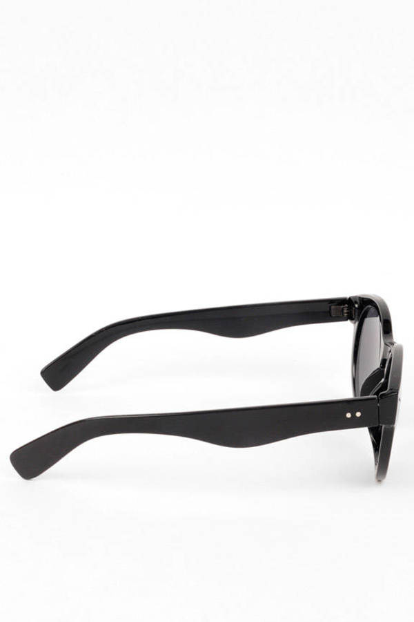 Tegan Sunglasses in Black - $3 | Tobi US
