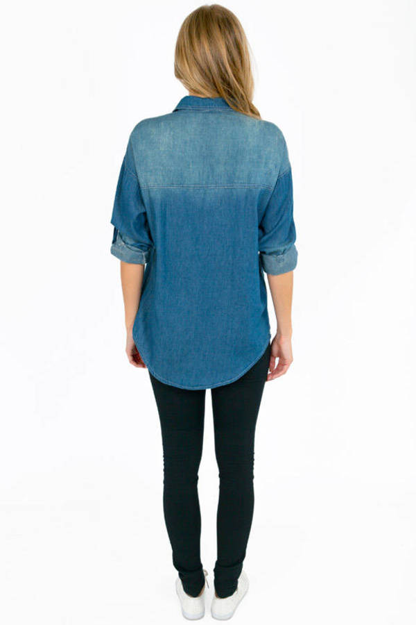 dark blue denim shirt womens outfit