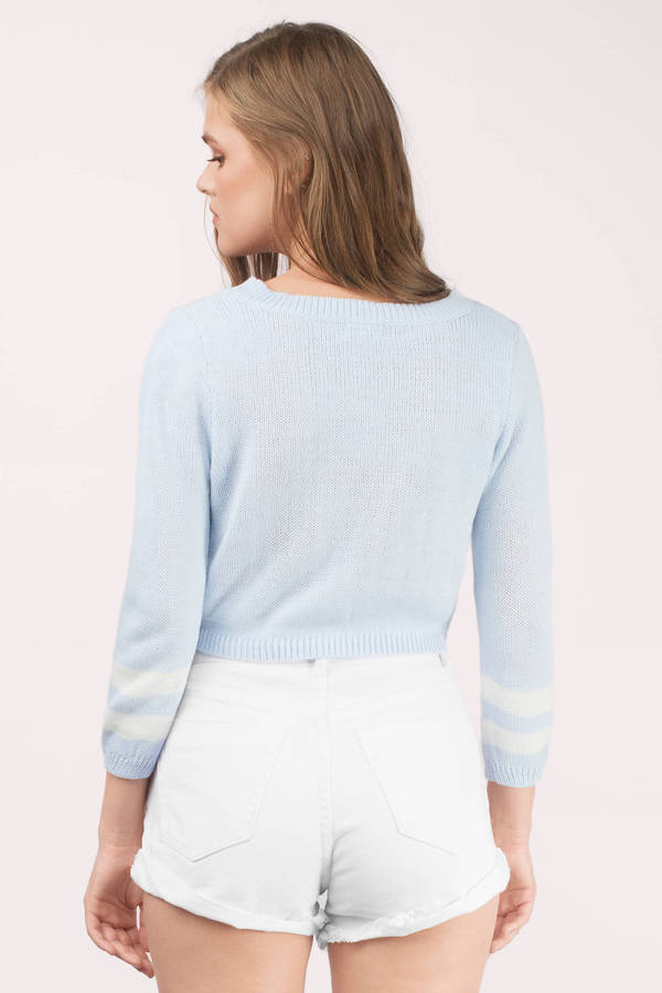 light blue sweater outfits