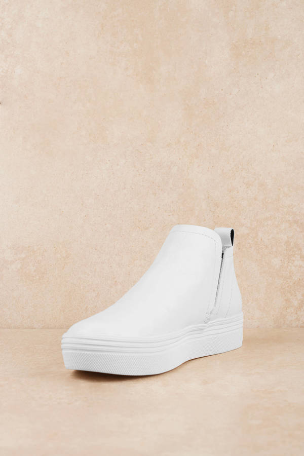 White Dolce Vita Sneakers - Casual Hi 