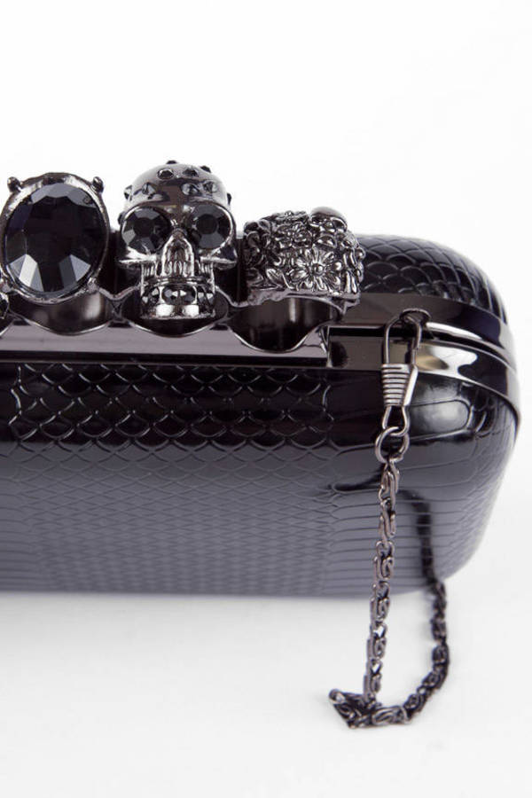 black skull clutch